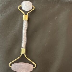 Rose Quartz Facial Roller.   B3